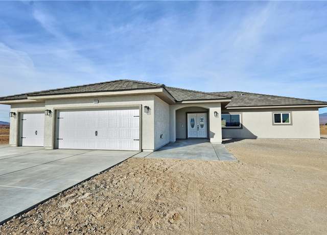 Property at 1131 Lupin St, Pahrump, NV 89048, 4 beds, 3.5 baths