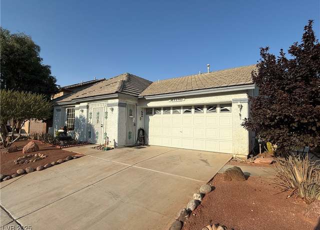 Property at 320 New Hope Dr, Henderson, NV 89014, 3 beds, 2 baths