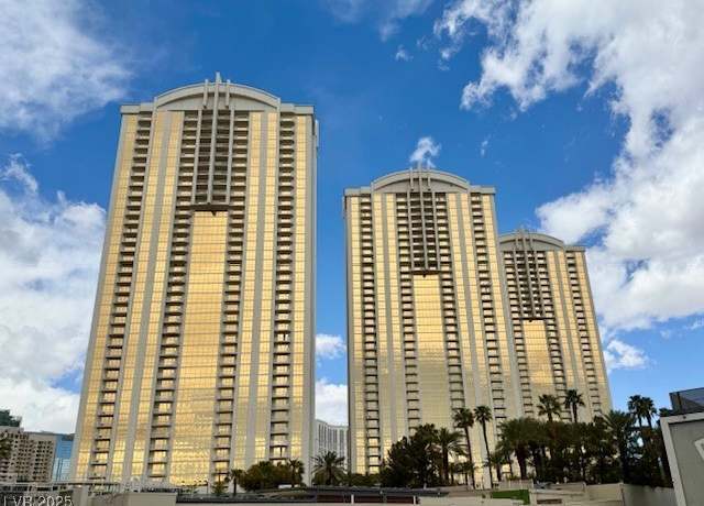 Property at 125 E Harmon Ave #1003, Las Vegas, NV 89109, 1 bath