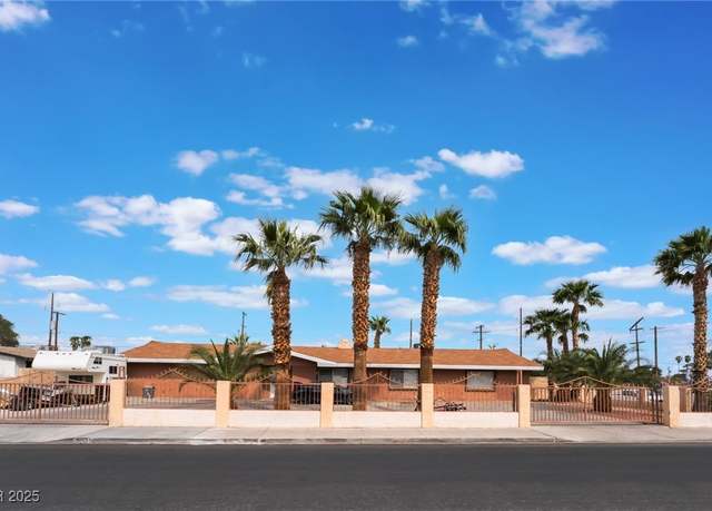 Property at 1413 S 17th St, Las Vegas, NV 89104, 6 beds, 4 baths