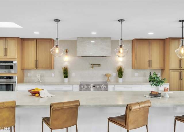 Property at 3112 Conners Dr, Las Vegas, NV 89107, 5 beds, 3 baths