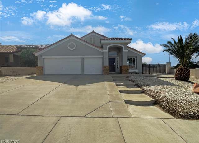 Property at 676 Covina Dr, Henderson, NV 89002, 3 beds, 2 baths