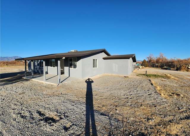 Property at 4231 E Kellogg Rd, Pahrump, NV 89061, 3 beds, 2 baths