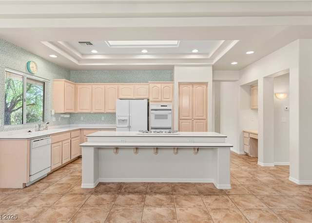 Property at 10548 Findlay Ave, Las Vegas, NV 89134, 3 beds, 3 baths
