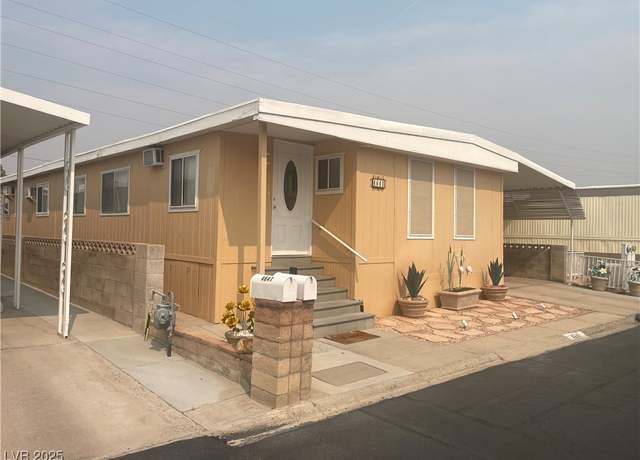 Property at 4641 Royal Ridge Blvd, Las Vegas, NV 89103, 3 beds, 2.5 baths