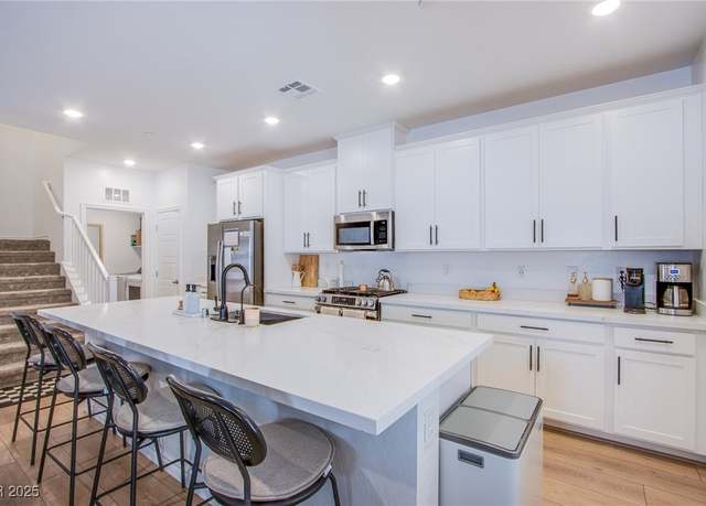Property at 600 N Carriage Hill Dr #1152, Las Vegas, NV 89138, 3 beds, 2.5 baths