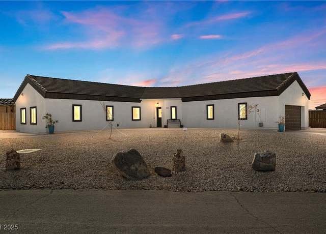 Property at 308 Belfast St, Henderson, NV 89015, 4 beds, 3.5 baths