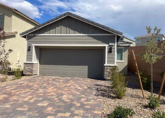 Property at 3447 SW Covilha Ln, Henderson, NV 89044, 3 beds, 2 baths