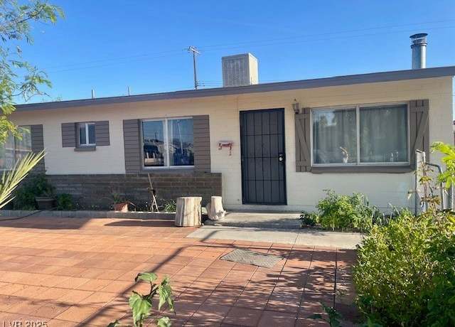 Property at 5201 Glen Eagles Ln, Las Vegas, NV 89108, 3 beds, 2 baths