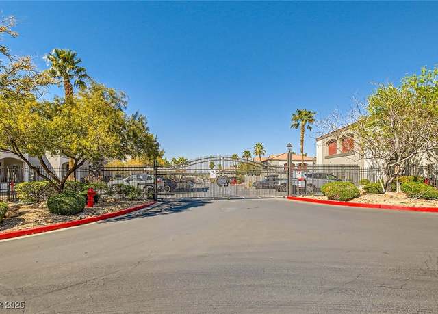 Property at 950 Seven Hills Dr #2014, Henderson, NV 89052, 1 bed, 1 bath