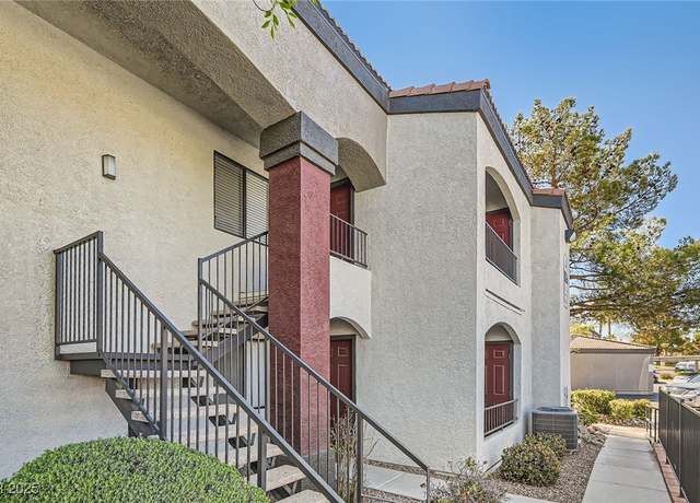 Property at 950 Seven Hills Dr #424, Henderson, NV 89052, 3 beds, 2 baths