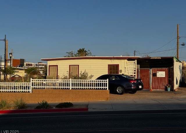 Property at 203 W Pacific Ave, Henderson, NV 89015, 3 beds, 1 bath