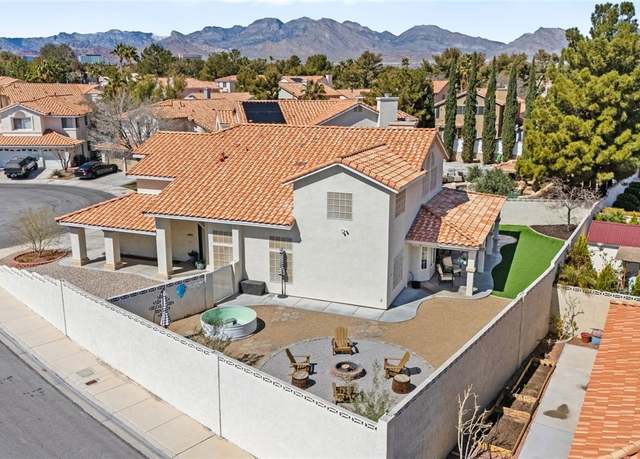 Property at 2021 Summit Pointe Dr, Las Vegas, NV 89117, 4 beds, 3 baths