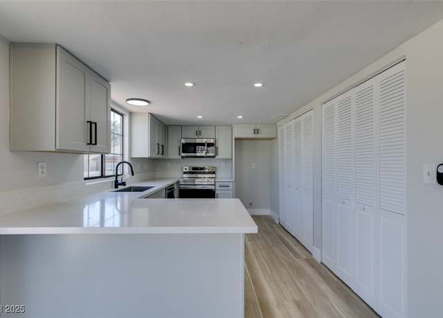 Property at 3484 Nightflower Ln Unit B, Las Vegas, NV 89121, 2 beds, 2.5 baths