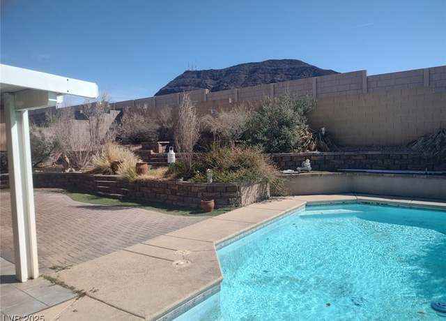 Property at 424 Wright Way, Henderson, NV 89015, 4 beds, 2 baths