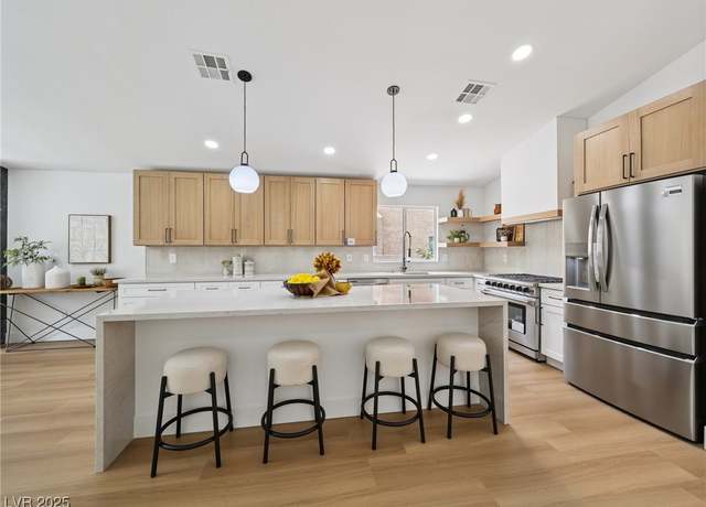 Property at 1995 Antelope Hill Ct, Henderson, NV 89012, 4 beds, 2 baths