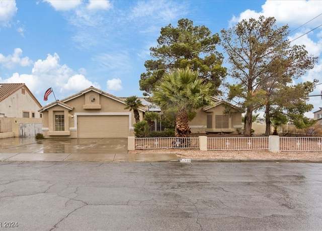 Property at 390 E Delamar Dr, Henderson, NV 89015, 4 beds, 2.5 baths
