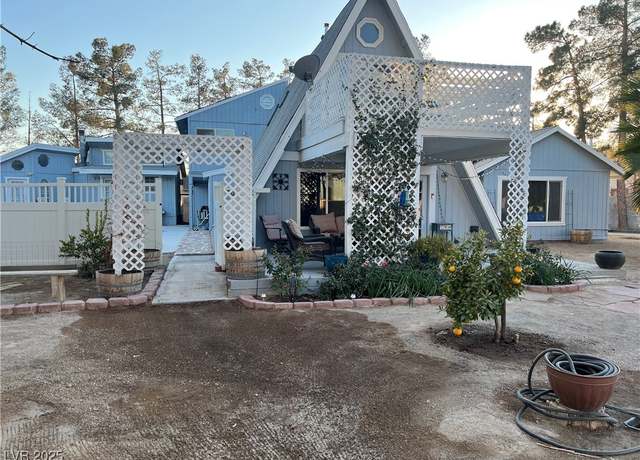 Property at 6171 Whispering Sands Dr, Las Vegas, NV 89131, 4 beds, 2 baths