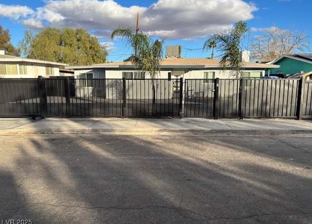 Property at 321 Beaumont St, Las Vegas, NV 89106, 4 beds, 4 baths