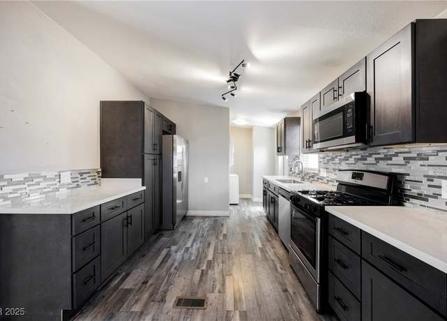 Property at 6039 Yellowstone Ave, Las Vegas, NV 89156, 3 beds, 2 baths