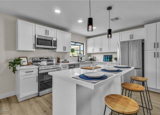 Property at 2211 Frontier Ave, Las Vegas, NV 89106, 3 beds, 2 baths
