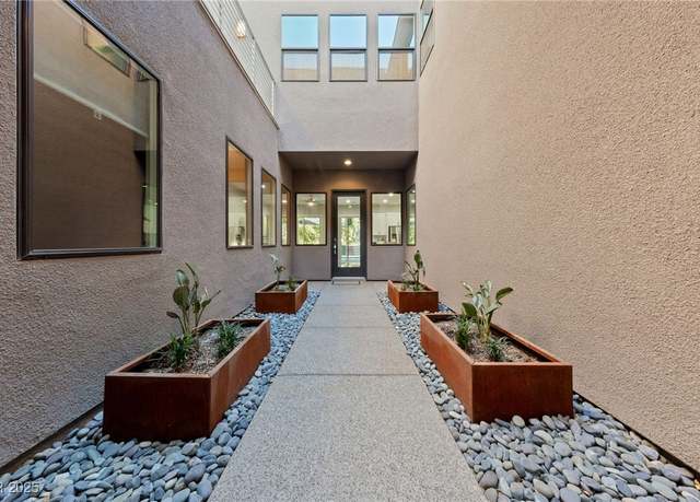 Property at 845 Loch Katrine Ave, Henderson, NV 89012, 4 beds, 3.5 baths