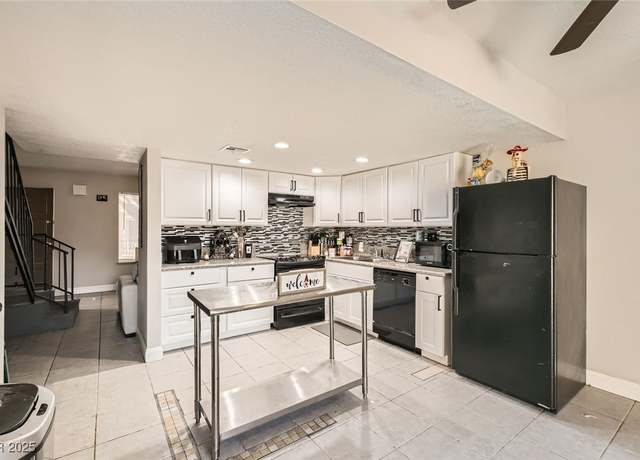 Property at 6381 W Washington Ave, Las Vegas, NV 89107, 2 beds, 2.5 baths