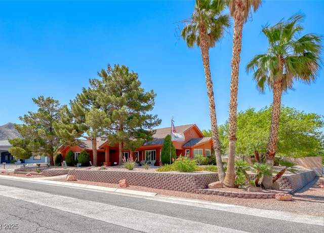 Property at 4045 N Chieftain St, Las Vegas, NV 89129, 4 beds, 2 baths