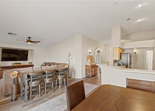 Property at 1079 Oak Shade Ln, Henderson, NV 89015, 4 beds, 2 baths