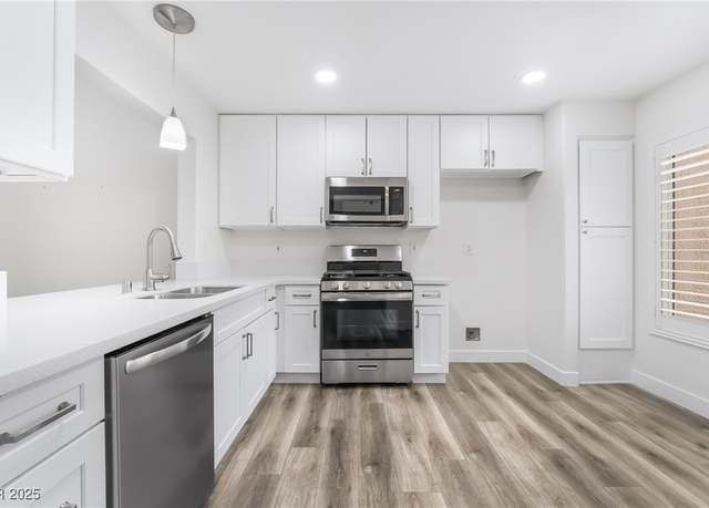 Property at 10041 Arbuckle Dr, Las Vegas, NV 89134, 2 beds, 2 baths
