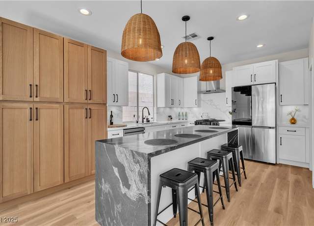 Property at 10613 Turquoise Valley Dr, Las Vegas, NV 89144, 4 beds, 2.5 baths