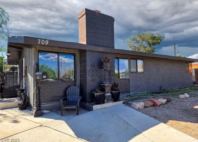 Property at 709 Evergreen Cir, Las Vegas, NV 89107, 3 beds, 2 baths