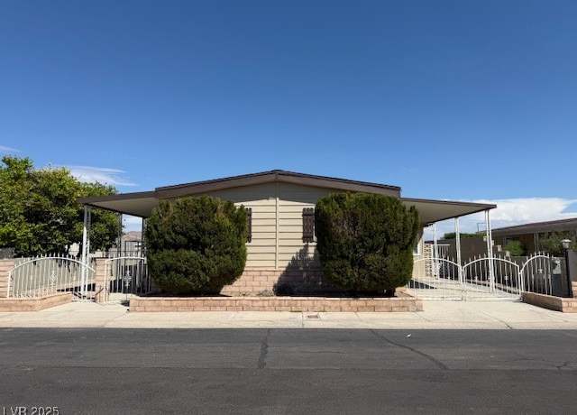 Property at 3212 Gavilan Ln, Las Vegas, NV 89122, 3 beds, 2 baths