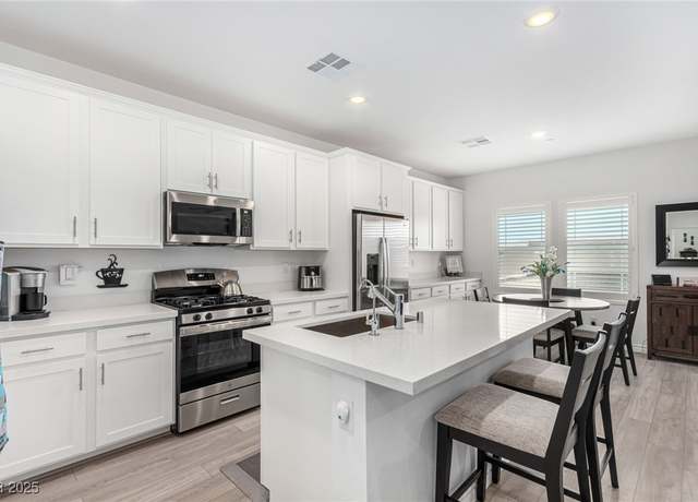 Property at 288 Whitney Crest St, Henderson, NV 89015, 2 beds, 2 baths