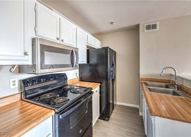 Property at 1381 E University Ave #204, Las Vegas, NV 89119, 1 bed, 1 bath