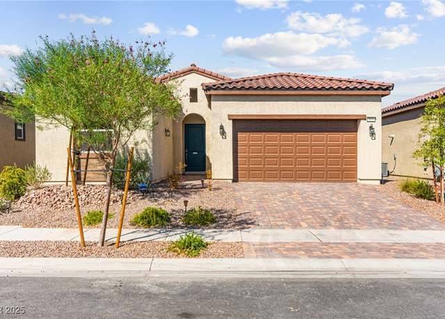 Property at 851 Klamath Springs St, Henderson, NV 89011, 3 beds, 2.5 baths