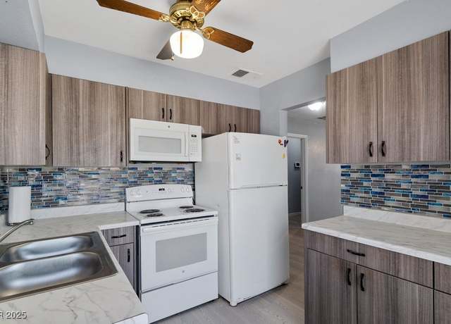Property at 1643 E St, Las Vegas, NV 89106, 3 beds, 1 bath