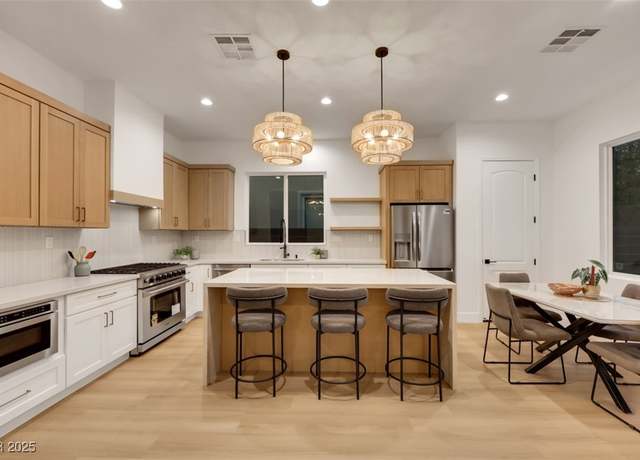 Property at 2921 Guillemot Ave, North Las Vegas, NV 89084, 3 beds, 2.5 baths