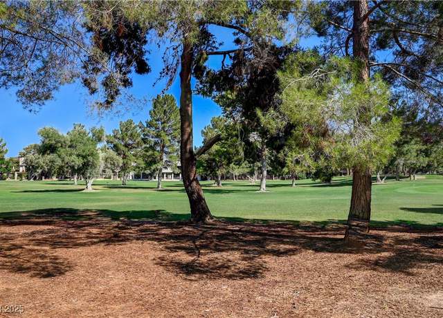 Property at 2851 Queens Courtyard Dr, Las Vegas, NV 89109, 2 beds, 2.5 baths