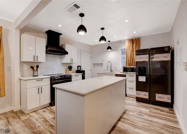 Property at 1414 S 13th St, Las Vegas, NV 89104, 3 beds, 1 bath