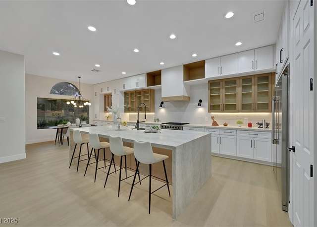 Property at 2621 Spalding Dr, Las Vegas, NV 89134, 3 beds, 2.5 baths