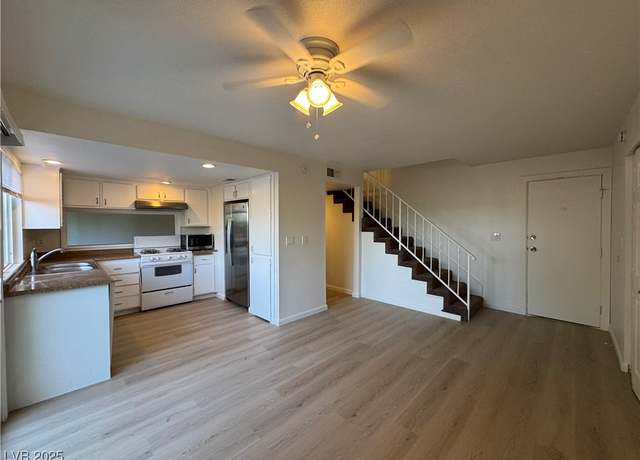 Property at 1474 Santa Anita Dr Unit B, Las Vegas, NV 89119, 2 beds, 2.5 baths