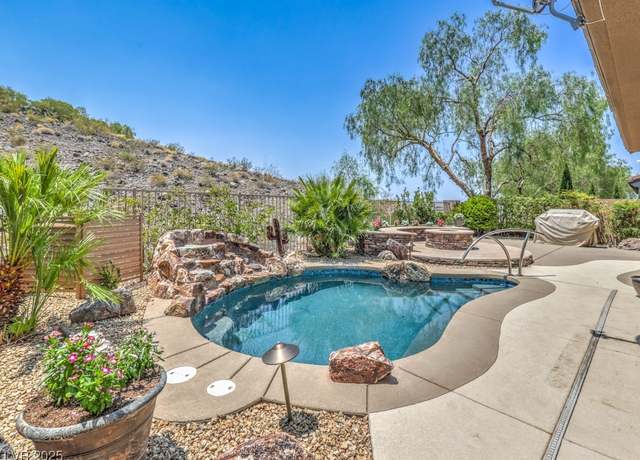 Property at 25 Gladewater Dr, Henderson, NV 89052, 3 beds, 3 baths