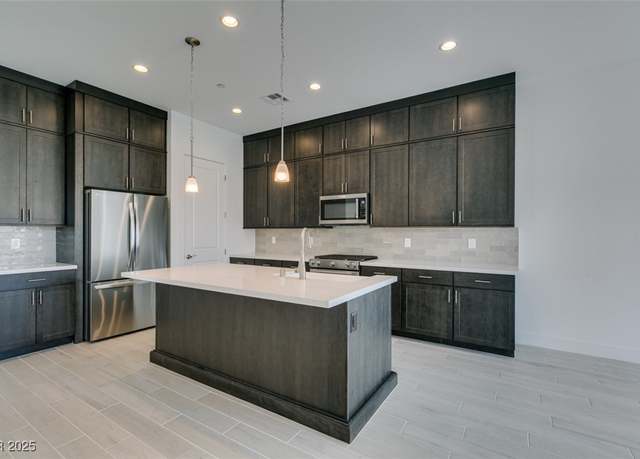 Property at 9993 Skye Gazer Ave, Las Vegas, NV 89166, 3 beds, 2 baths