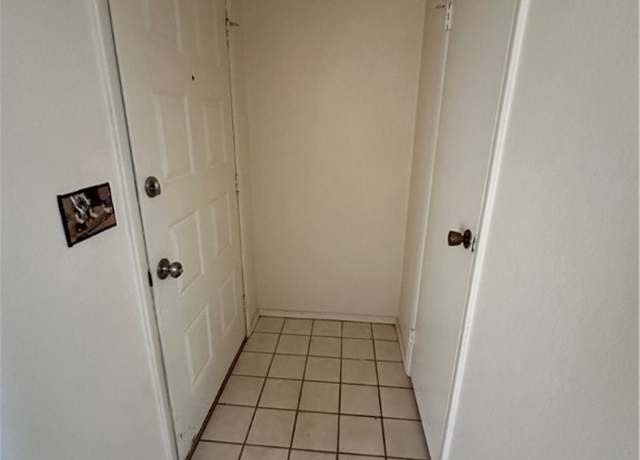 Property at 456 Sellers Pl, Henderson, NV 89011, 2 beds, 1.5 baths
