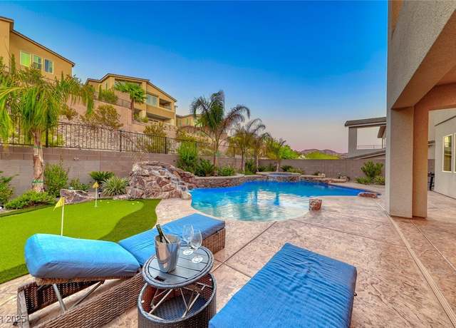 Property at 28 Vista Outlook St, Henderson, NV 89011, 4 beds, 4.5 baths