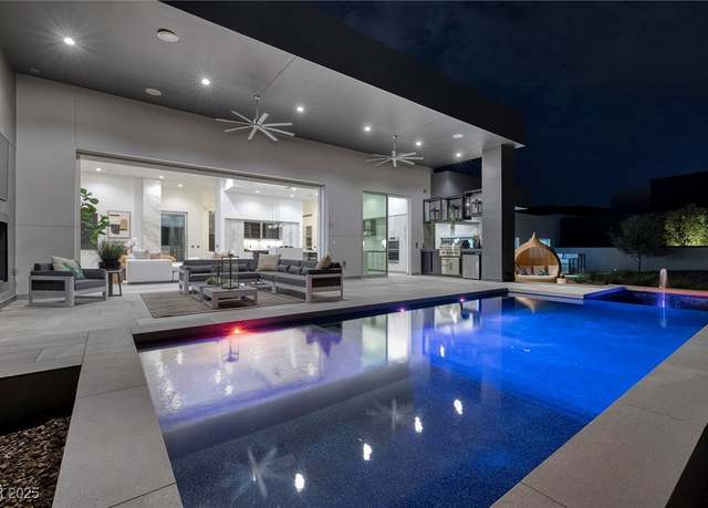 Property at 1 Boulderback Dr, Henderson, NV 89012, 3 beds, 4.5 baths
