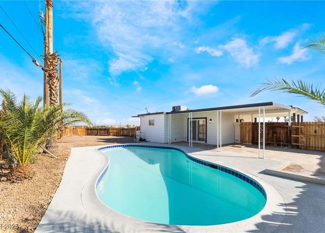 Property at 2 Utah Way, Henderson, NV 89015, 3 beds, 2 baths