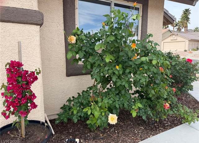 Property at 845 Holly Lake Way, Henderson, NV 89002, 4 beds, 3 baths