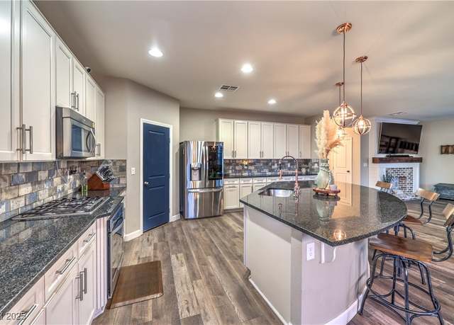 Property at 10243 Aragon Crown Rd, Las Vegas, NV 89135, 3 beds, 2.5 baths
